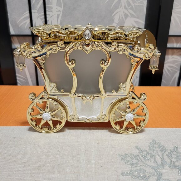 Last one! Rare Bath & Body Works Disney Princess Light Up Carriage Candle Holder - Picture 2 of 7